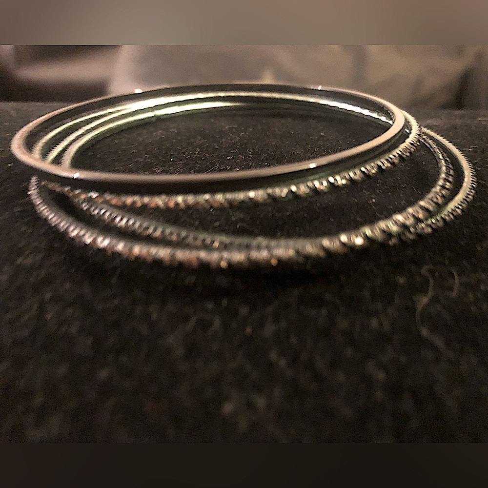20/$20 1 Set of 4 BANGLE BRACELETS